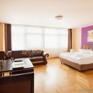 Youth - Ku'damm Apartament